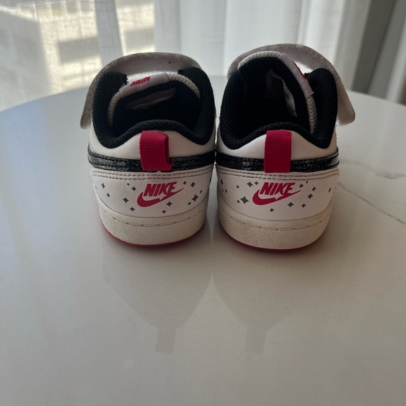 Nike Sneaker Toddler Size 8C - Picture 2 of 4